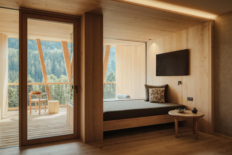 Bedroom 3, Taubers Bio Vitalhotel, Bolzano