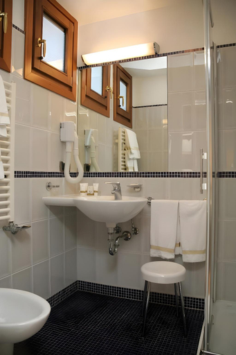 Bathroom 5, Hotel Giudecca Venezia, Venezia