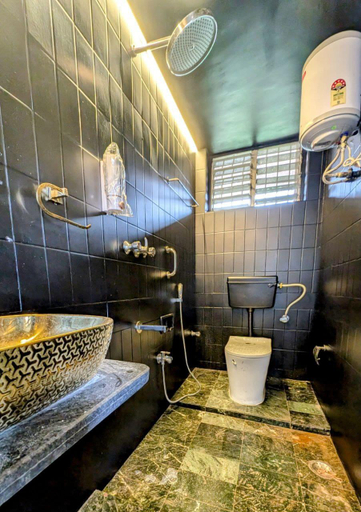 Bathroom 3, The Amrapali Villa since 1950 ~ Unwind Blessings, Pune