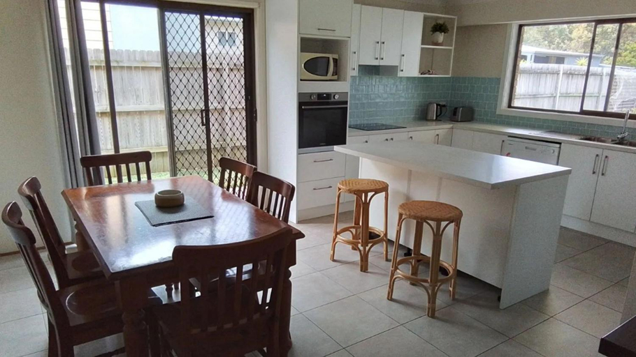 Others 4, Beachway, Shoalhaven - Pt B