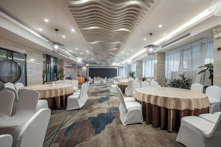 Restaurant 5, Wuling Hotel (Liuzhou High-speed Railway Station), Liuzhou
