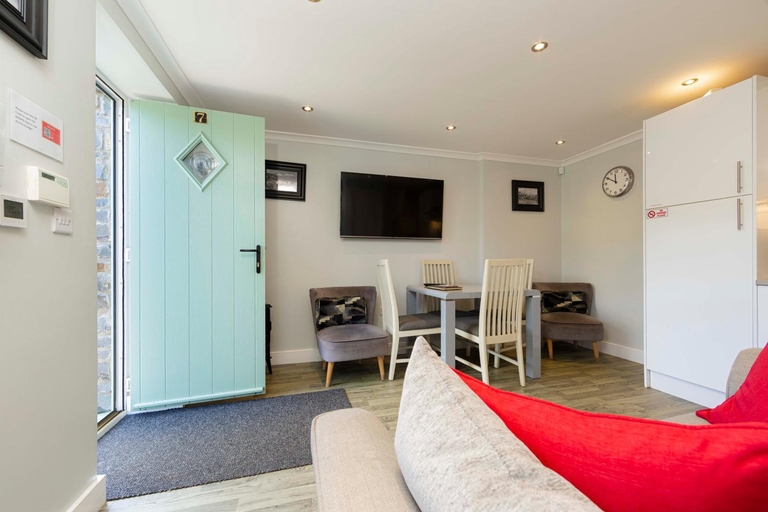 Others 5, Ash Cottage, Merthyr Tydfil