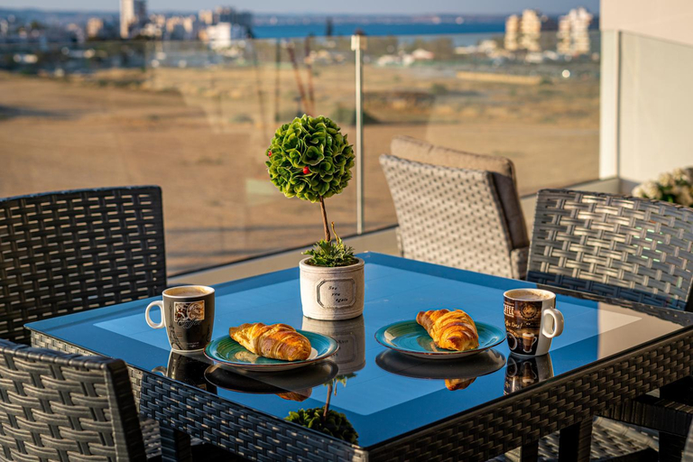 Food & Drinks 4, Majestic Sunset Salt Lake Views 300m from beach, Larnaca