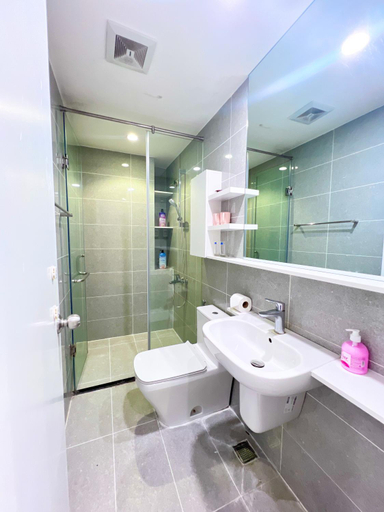 Bathroom 5, Terra Royal Central Apartment D3, District 3
