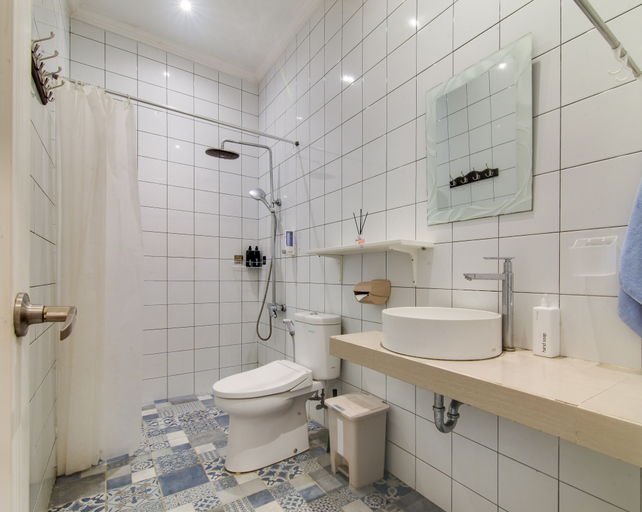 Bathroom 5, Villa Verbena W/ Pool & Backyard, Bandung