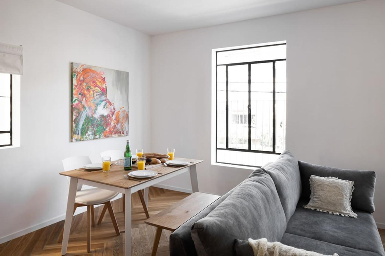 2, Spacious & Modern 3BD Apt by Sea N' Rent