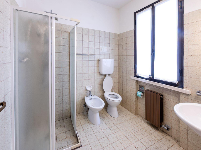 Bathroom 3, Il Novecento, Pordenone