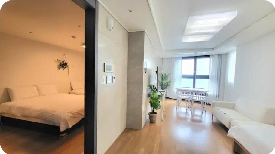 Bedroom 2, Orange House, Haeundae