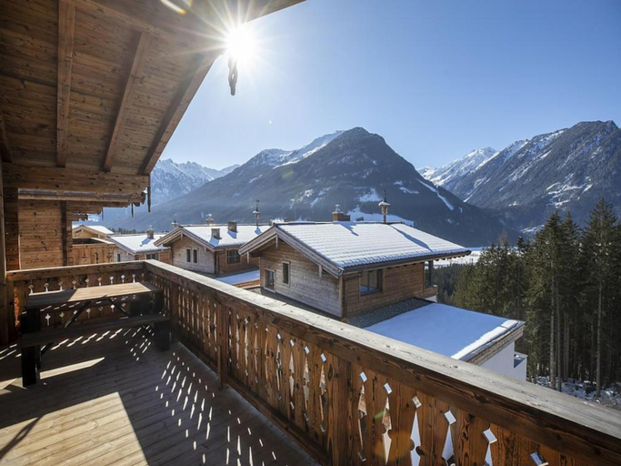 Balcony/terrace 5, Chalet With Shared Swimming Pool, Zell am See