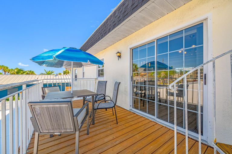 Others 4, Carousel Suites -Redington Shores, Pinellas