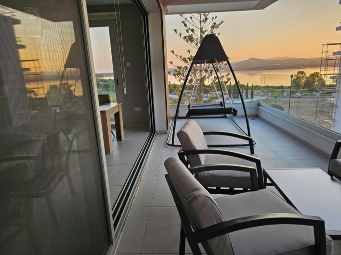Others 5, Majestic Sunset Salt Lake Views 300m from beach, Larnaca