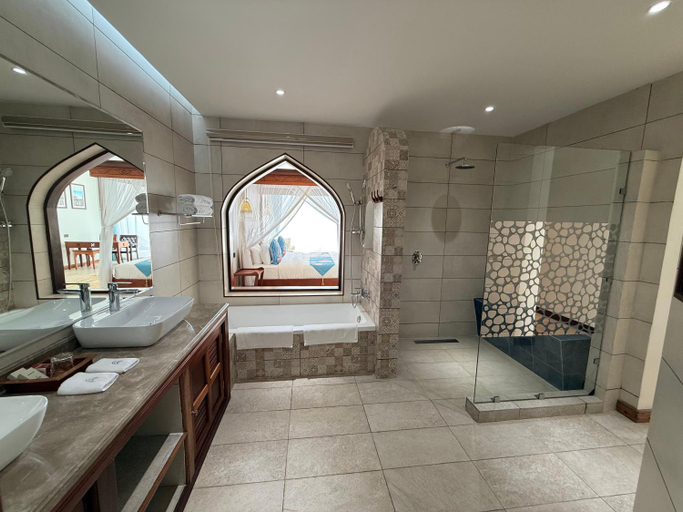 Bathroom 4, Shukran Palace, Kati