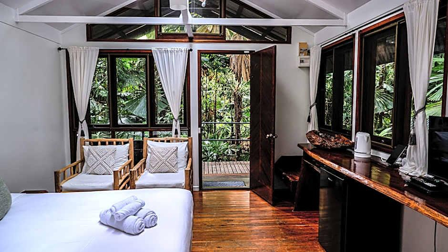 Bedroom, Daintree Wilderness Lodge, Douglas