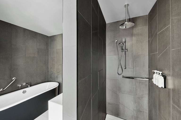 Bathroom 4, Vibe Hotel Melbourne Docklands, Melbourne