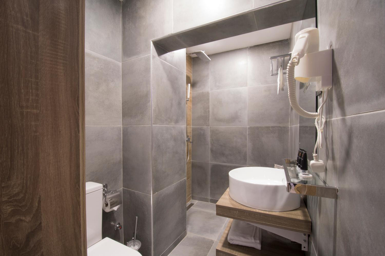 Bathroom 4, The Corniche Hotel, Eti-Osa