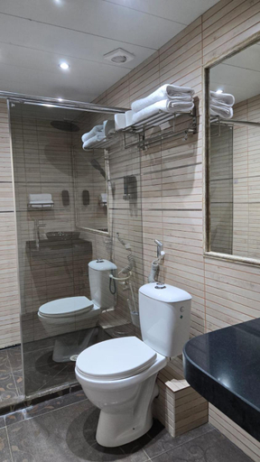 Bathroom 2, Shahal Apartments