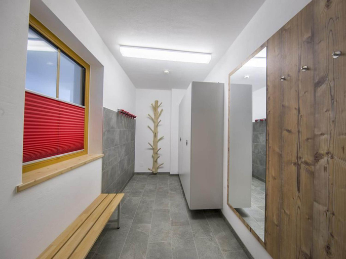 Spa 5, Chalet with shared swimming pool, Zell am See