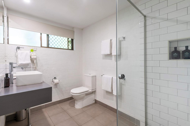Bathroom 3, Bayshore Bungalows, Byron