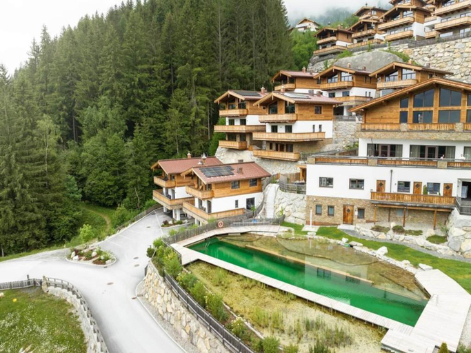 Exterior view 2, Chalet near Ski Lift with Garden, Zell am See