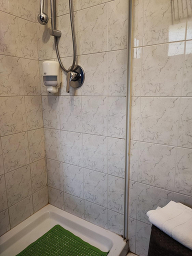 Bathroom 4, Il Rifugio, L'Aquila