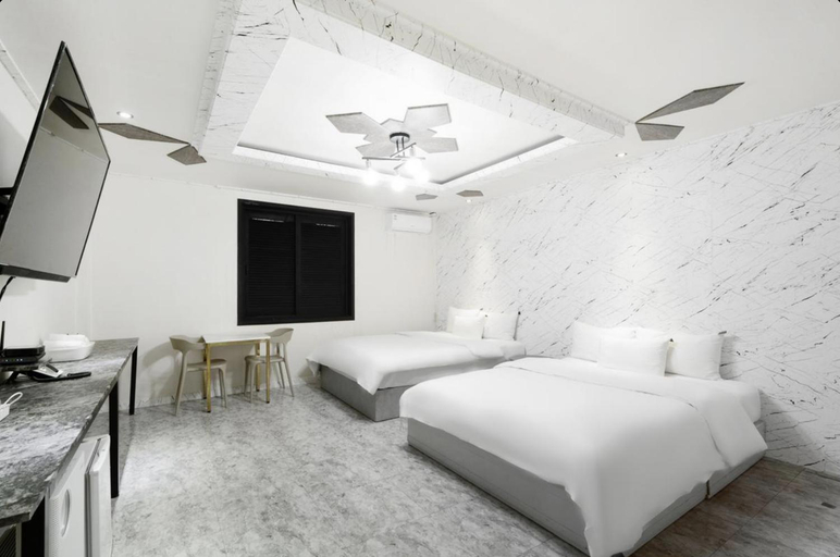 Bedroom 2, Gunsan Ribbon Hotel, Gunsan