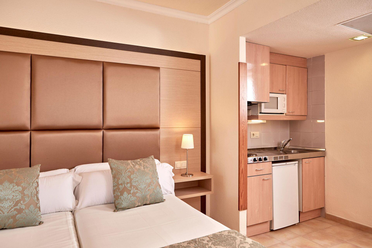 Bedroom 3, Zafiro Cala Mesquida, Baleares