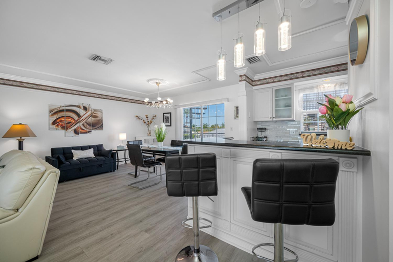Others 5, Carousel Suites -Redington Shores, Pinellas