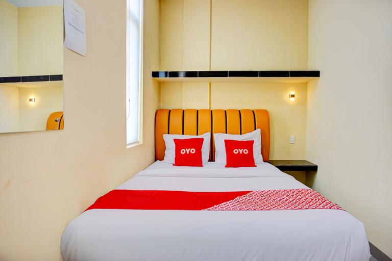 Bedroom 3, Hotel O Helvetia Near Plaza Millenium Formerly Sunny Inn, Medan
