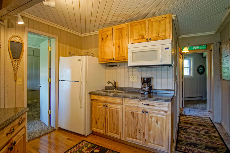 Private kitchen 2, Fall Retreat Hutch 6 Slope Side 5BR, Pocahontas