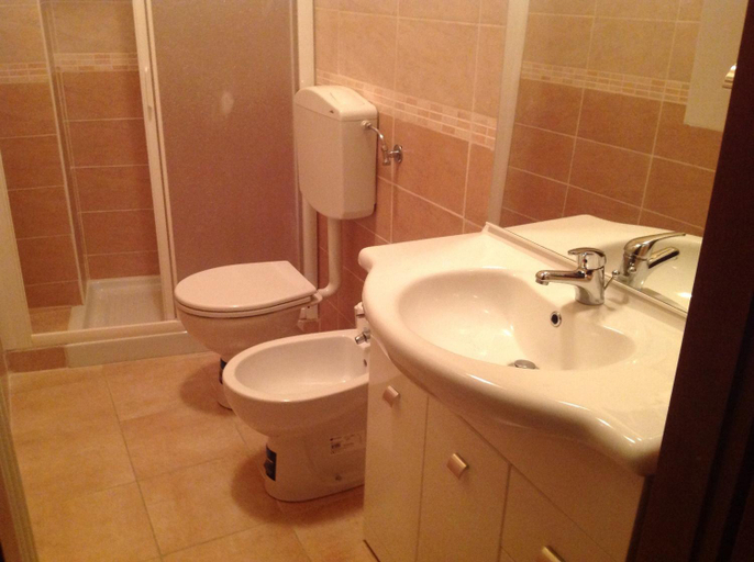 Bathroom 3, B&B Arcobaleno Affittacamere Rainbow, Alessandria