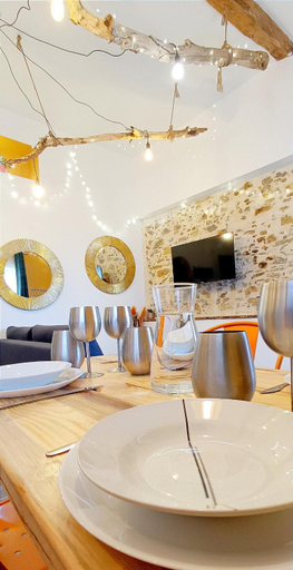 Food & Drinks 3, Perrutel - entre Bastide et cite, Aude