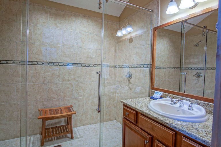 Bathroom 2, Loggers Run 11: 5 Bedrooms, 3.5 Baths, Pocahontas