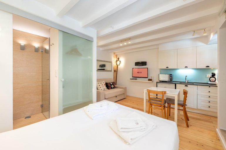 Bedroom 2, GuestReady - Alfama Terrace apartments, Lisbon