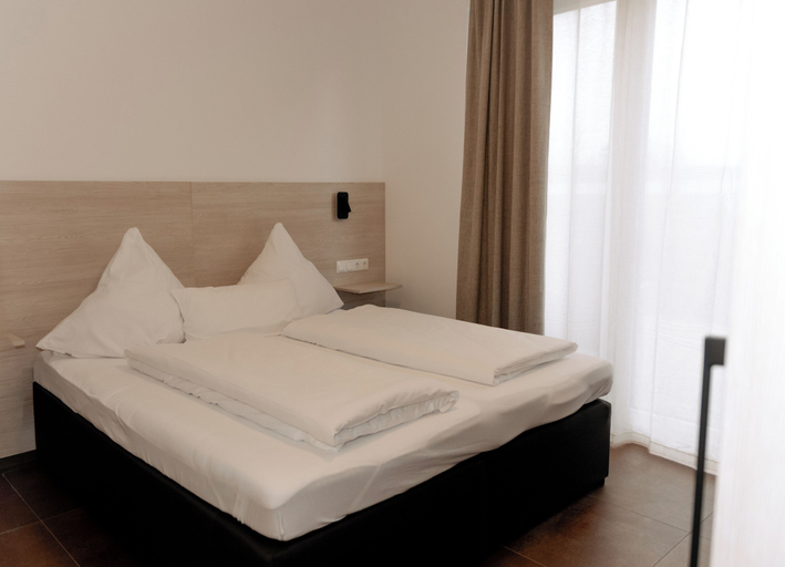 Bedroom 4, Hotel Ayhan, Region Hannover