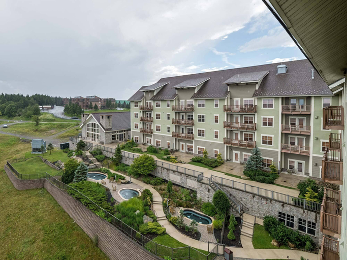 Exterior 4, Soaring Eagle #405: 3 Br Location! Slope Side, Hot Tub, Pocahontas