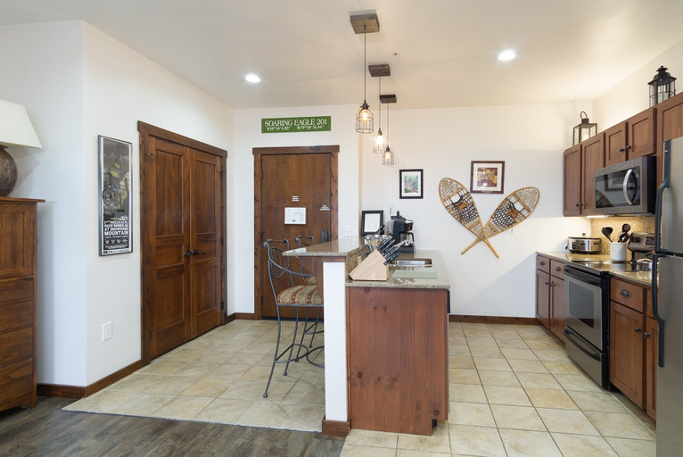 Private kitchen 5, Soaring Eagle #201: 3 Bedrooms, 2 Full Baths: Slope Side, Pocahontas