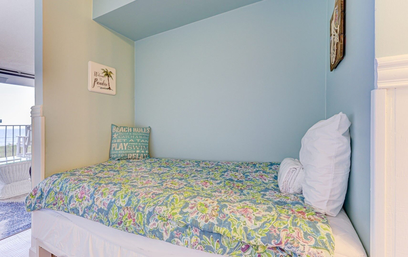 Room 5, 0207 Dancing Tides 1 Bedroom Condo, New Hanover