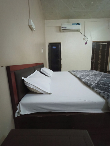 Room 4, Brajrani Hotel, Datia