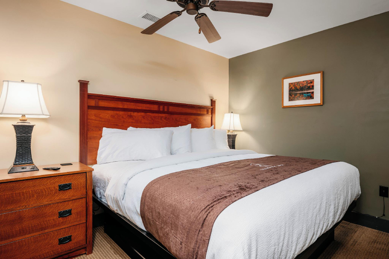 Bedroom 3, Tamarack Lodge, Grand Traverse