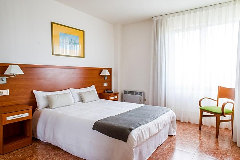Bedroom 4, Aparthotel Playas de Liencres, Cantabria