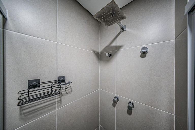 Bathroom 3, Studios modernos e completos ao lado da estacao Vila Mariana, São Paulo