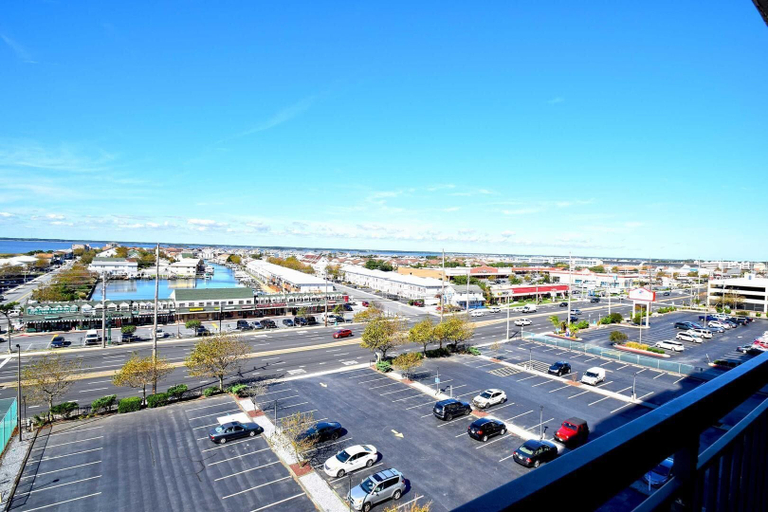 Beach/ocean view, Fountainhead 702 by RedAwning, Worcester