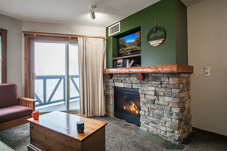 Interior 2, Rimfire 322-323: Combined 2 one Bedroom Units, Slopeside, Pocahontas