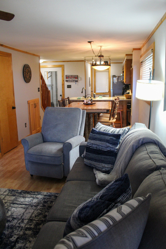 Room 2, Powderidge 15 Slope Side, Pocahontas