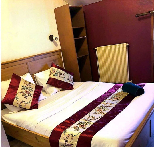Bedroom 2, hostellerie des voyageurs, Loire