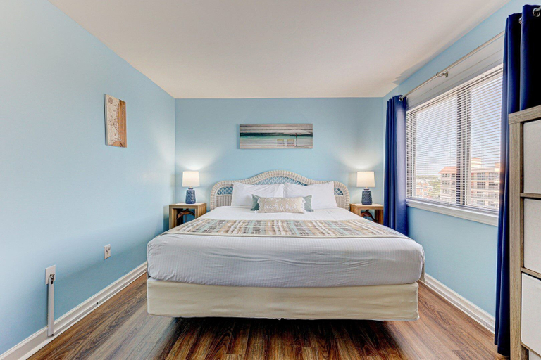 Room 3, 0601 Seaclusion by Atlantic Towers, New Hanover