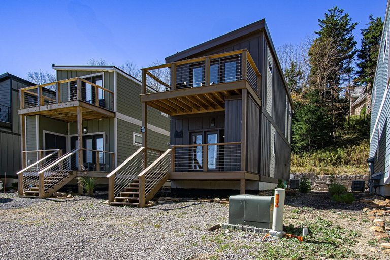 Exterior 4, 3 Bedroom: Coal Box Beautiful Unique Home Close to Slopes, Pocahontas