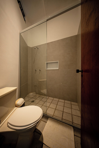 Bathroom 4, Hotel Cia do Mar, Bertioga
