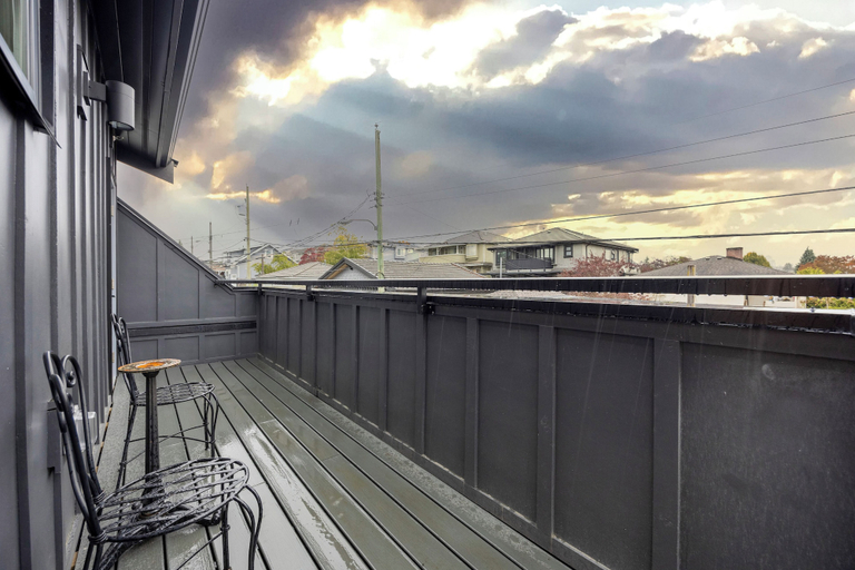 Terrace/patio, Sunny 1BR Detached Suite, Greater Vancouver