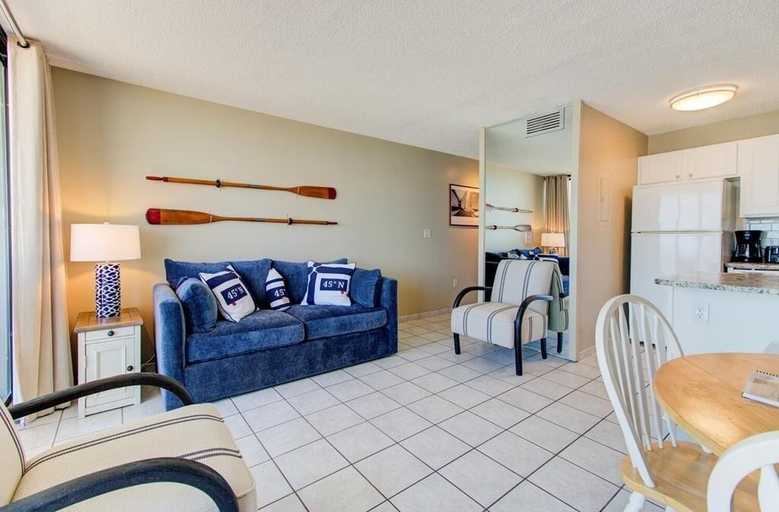 Living area 4, 0610 Smooth Sailing by Atlantic Towers, New Hanover